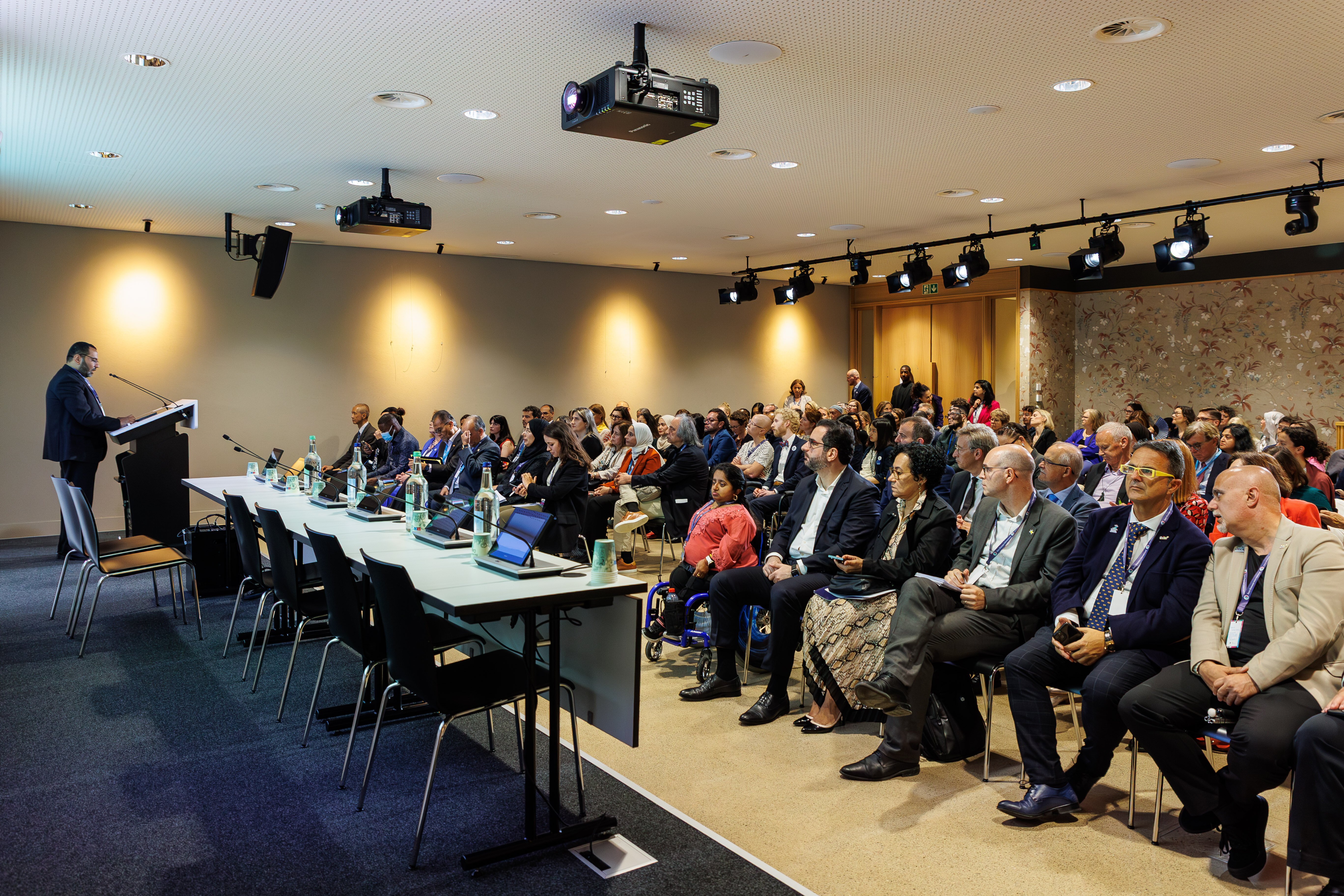 045_RDI-Health-Assembly-Geneva-2025Arnaud-Caillou_Loeil-temoin-2